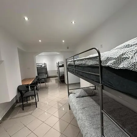 Hostel Golebia *